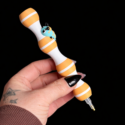 Glammy Curve Pen Raupe