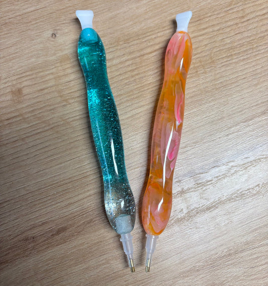 Ergonomischer Diamond Painting Stift aus Harz – inkl. 2 Aufsätzen