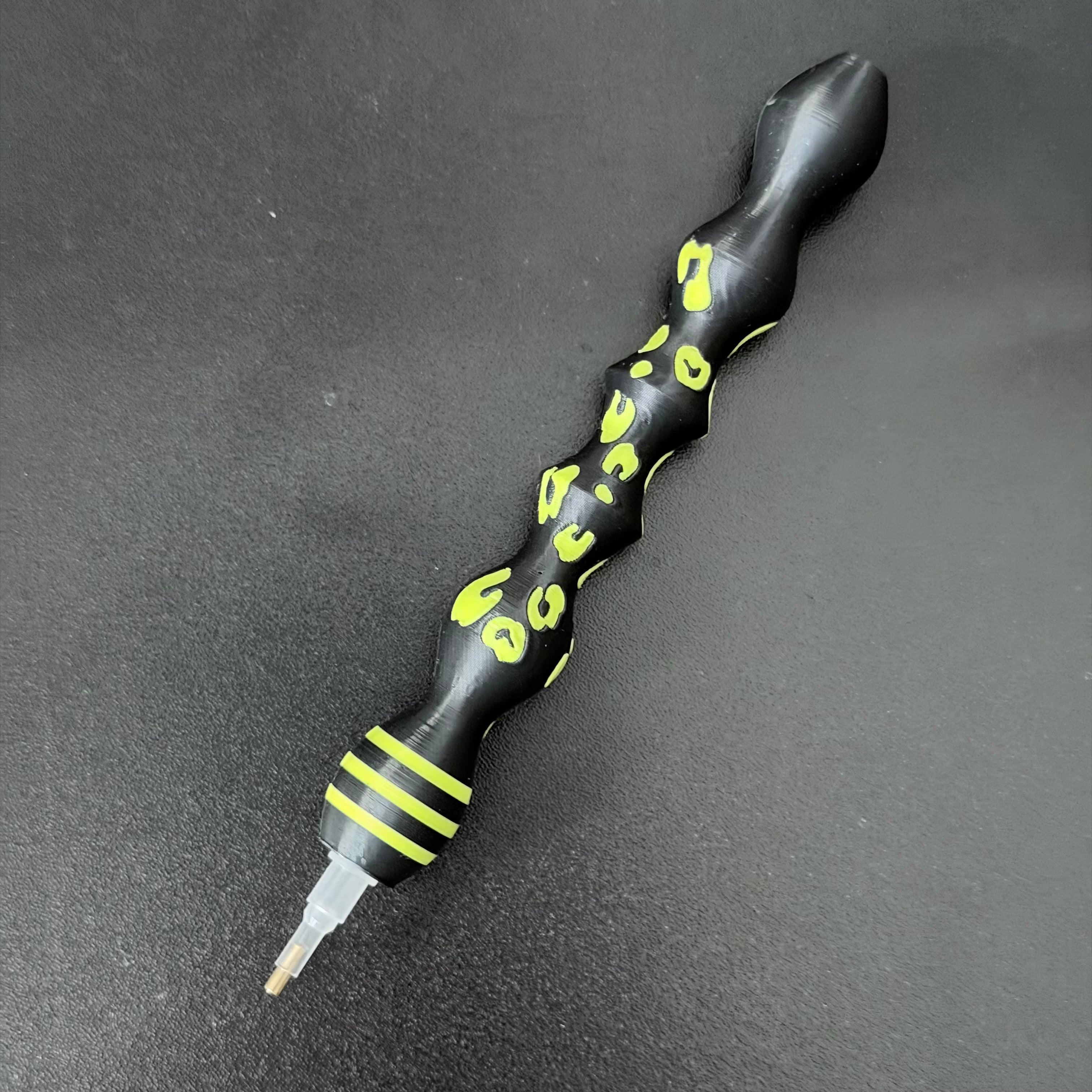 Glammy Pen Leo Edition